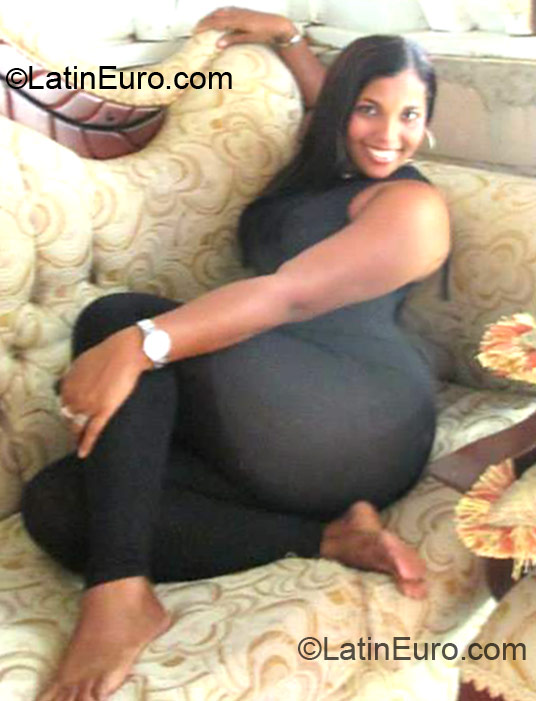Date this gorgeous Dominican Republic girl Glenni from Santiago DO12020