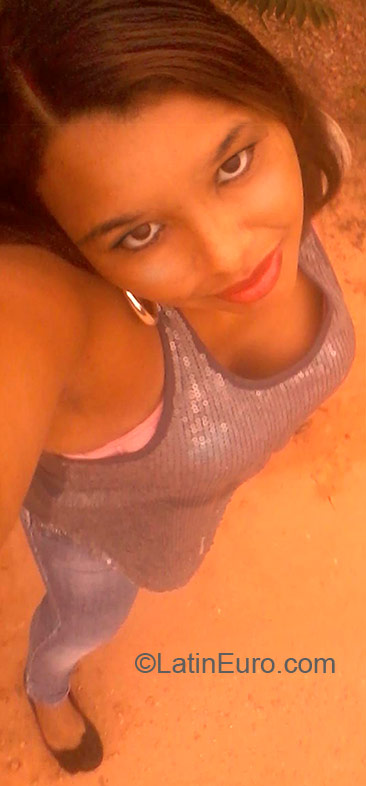 Date this sultry Brazil girl Solimar from Goiania BR7044