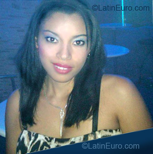 Date this exotic Dominican Republic girl Dilenia from Santiago DO12093