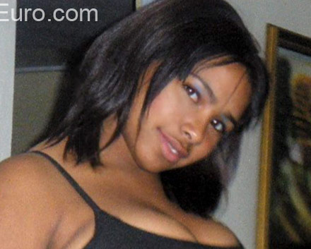 Date this athletic Dominican Republic girl Genesis from Santo Domingo DO12104