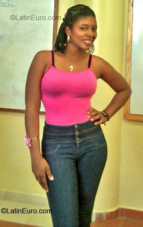 Date this fun Dominican Republic girl Pamela from La Vega DO12110
