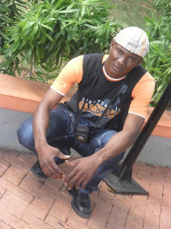 Date this tall Haiti man Oscarsweet from Santiago HT31