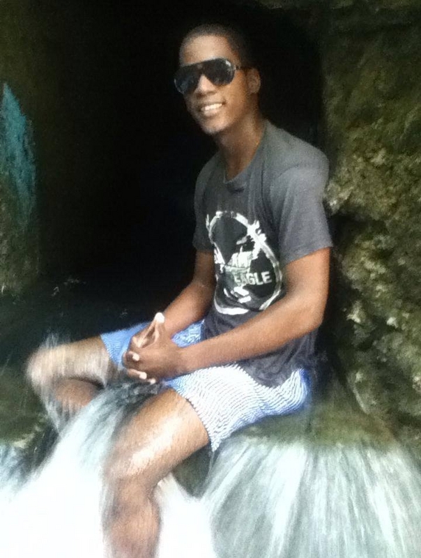 Date this georgeous Dominican Republic man Manauri guillen from Santo Domingo DO12149