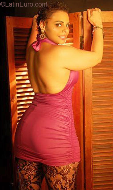 Date this attractive Brazil girl Angela Maria from Sao Paulo BR7067