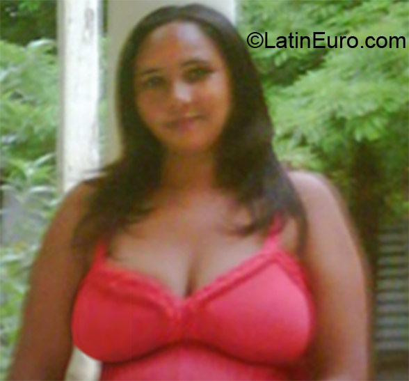 Date this pretty Dominican Republic girl ROSALEIDA from Santo Domingo DO12271
