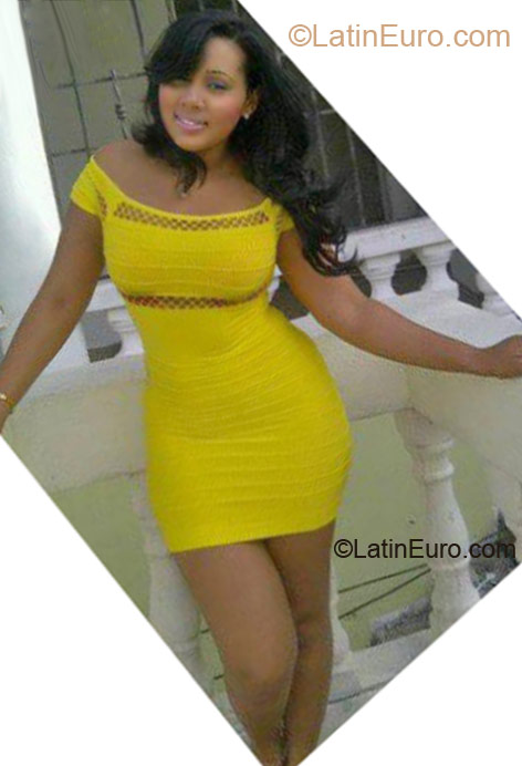 Date this gorgeous Dominican Republic girl Rashel from Santo Domingo DO12295