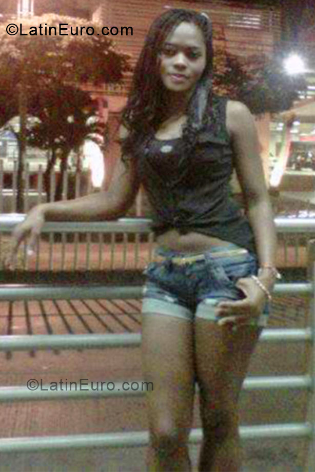 Date this delightful Colombia girl Jeimy rivas from Cali CO11297