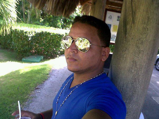 Date this funny Dominican Republic man Bombon16 from Santo Domingo DO12566