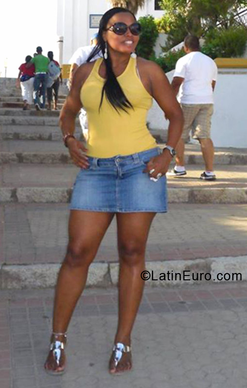 Date this foxy Dominican Republic girl Anye from Santo Domingo DO12706