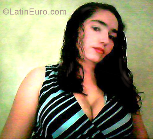 Date this beautiful Honduras girl Blanca from San Padro Sula HN767