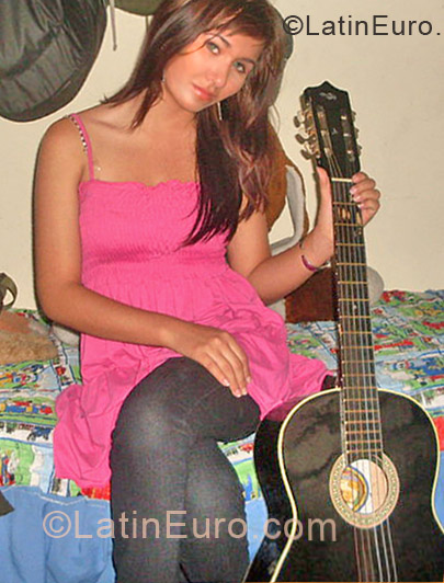 Date this stunning Colombia girl Karol cristina from Armenia CO11473