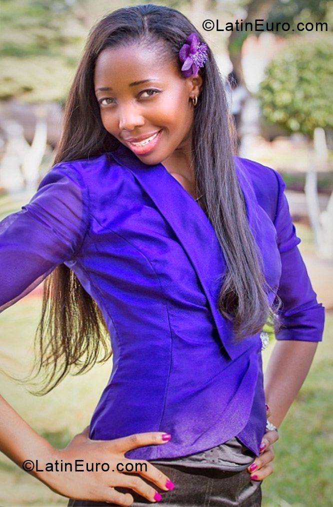 Date this stunning Angola girl Carla from Luanda AO72
