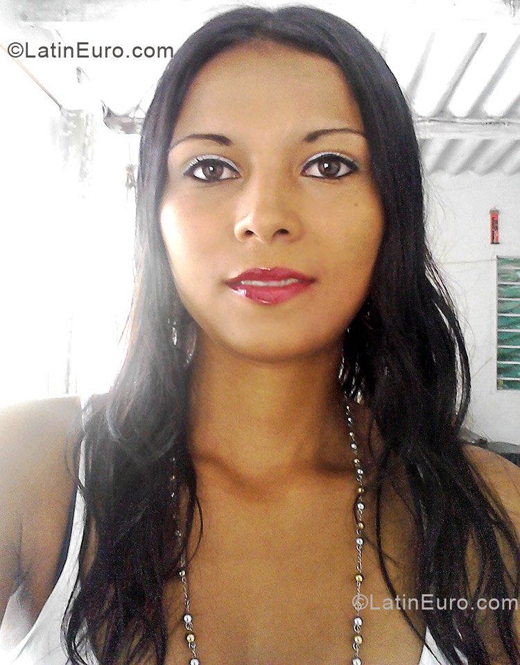 Date this attractive Colombia girl Mary from Santa Marta CO11505