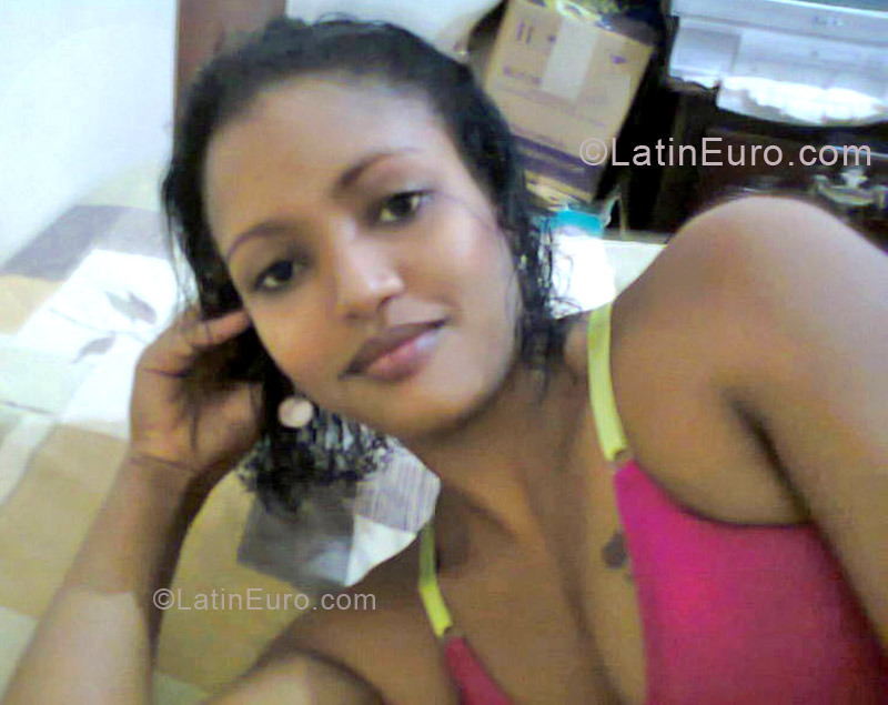 Date this nice looking Dominican Republic girl Gaby0583 from Santiago DO12887