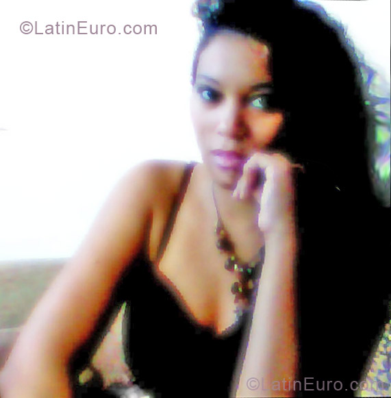 Date this cute Brazil girl Mayara from Campinas BR7182