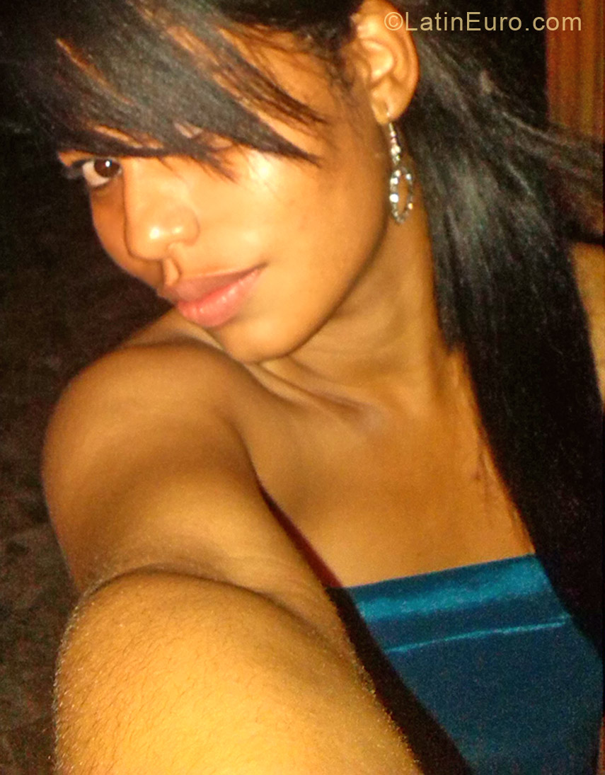 Date this exotic Dominican Republic girl Noraida from Santo Domingo DO12947