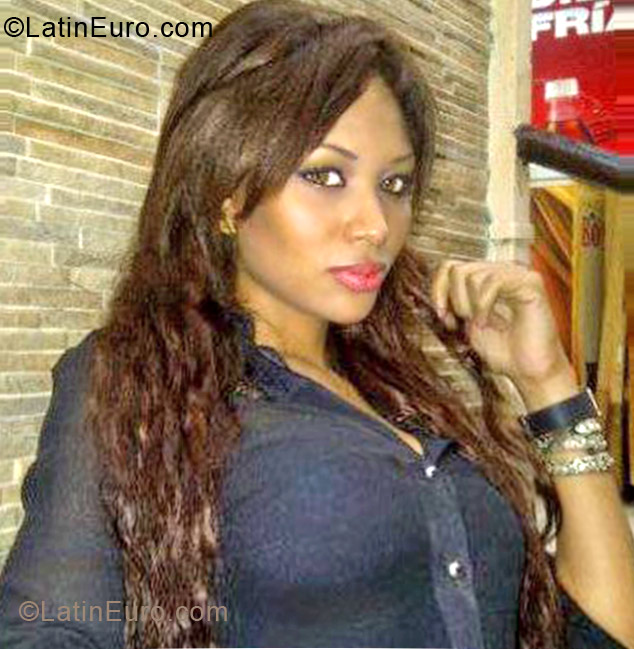 Date this young Dominican Republic girl Indira from Santo Domingo DO12971