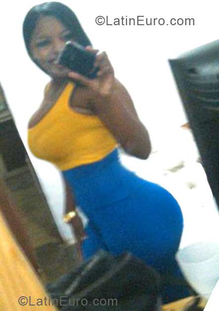 Date this passionate Dominican Republic girl Johanna cuello from Santo Domingo DO12976