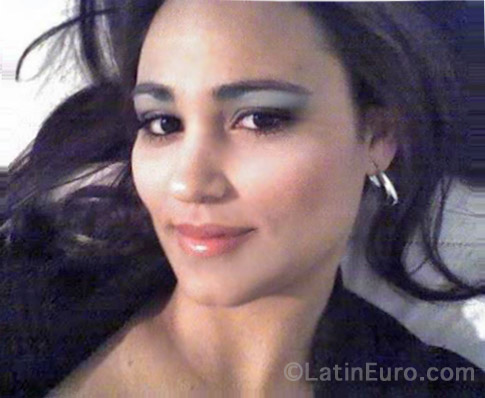 Date this nice looking Brazil girl Nicole from Sao Paulo BR7229