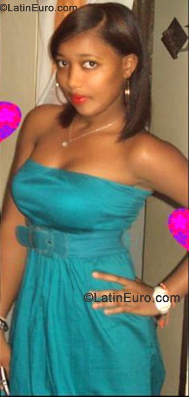 Date this passionate Dominican Republic girl Yeimy from Santiago DO13264