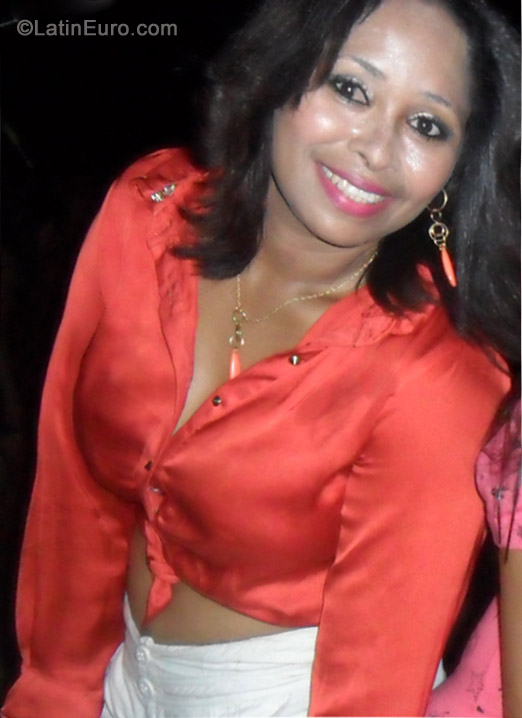 Date this stunning Brazil girl Rozireni from Palmas BR7250