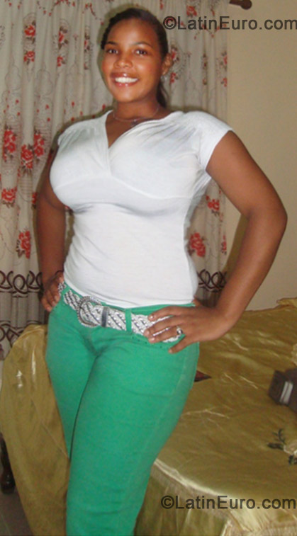 Date this sultry Dominican Republic girl Marleni from Puerto Plata DO13375