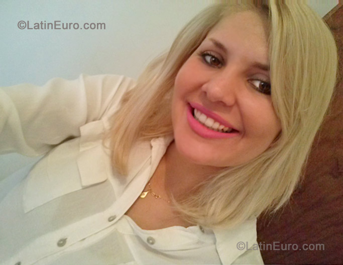 Date this beautiful Brazil girl Tatiane from Pla nalto BR7284