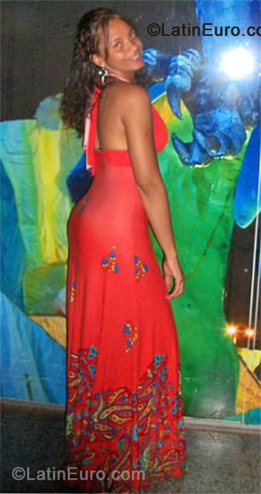 Date this charming Brazil girl Rita from Salvador BR7290