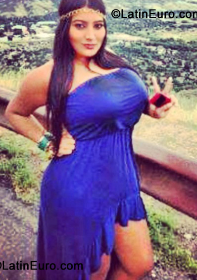 Date this sensual Colombia girl Tita from Cali CO11750