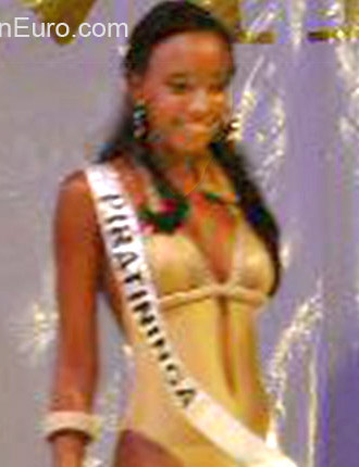 Date this hard body Brazil girl Thaiara from Rio De Janeiro BR9147