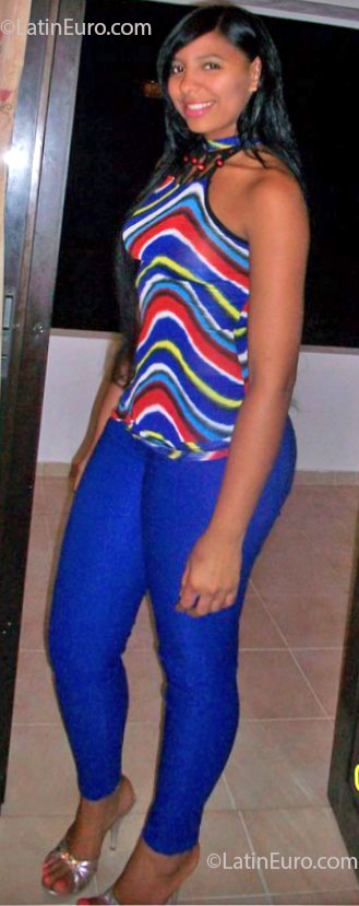 Date this hard body Dominican Republic girl Andreina01 from San Pedro De Macoris DO13642