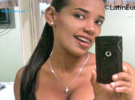 Date this young Dominican Republic girl Jazmyn from Bonao DO13709