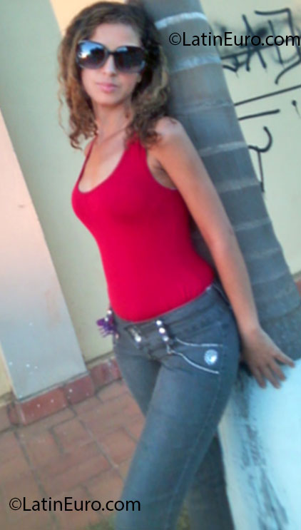 Date this fun Brazil girl Pollyana from Uruacu BR7347