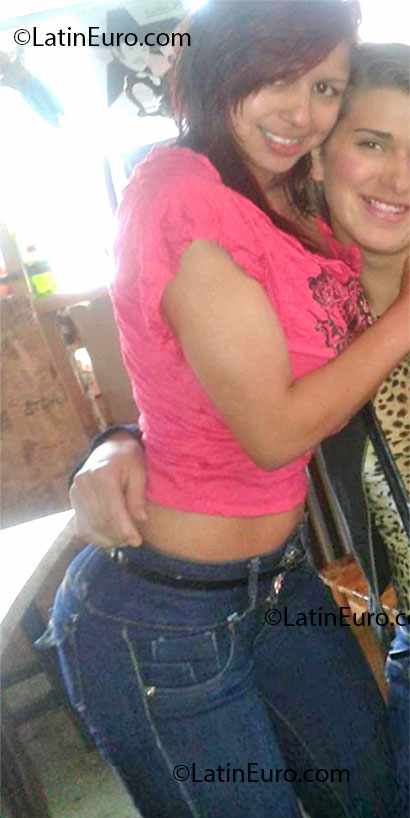 Date this fun Colombia girl Andrea from Bogota CO11925