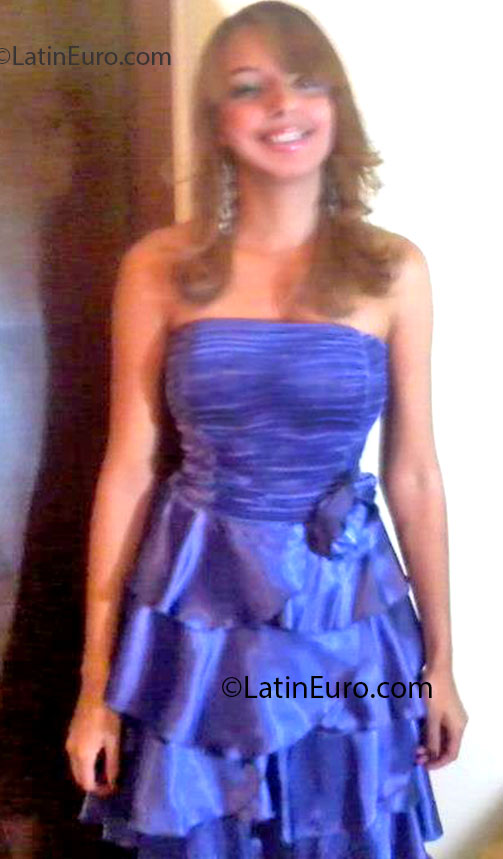 Date this sultry Brazil girl Caroline from Sao Paulo BR7403