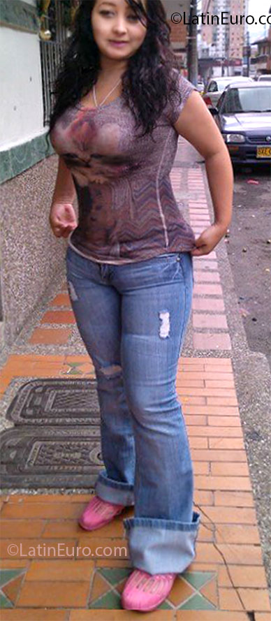 Date this young Colombia girl Natalia from Bogota CO12029