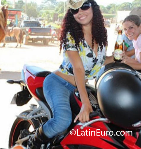 Date this happy Brazil girl Marcela from Alto Paraiso BR7458