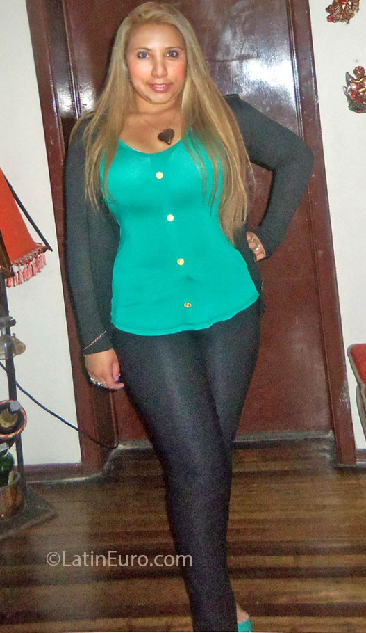 Date this passionate Colombia girl Nini from Bogota CO12089