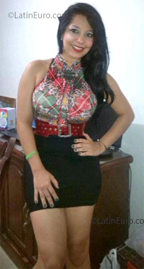 Date this nice looking Colombia girl Maria from Barranquilla CO17042