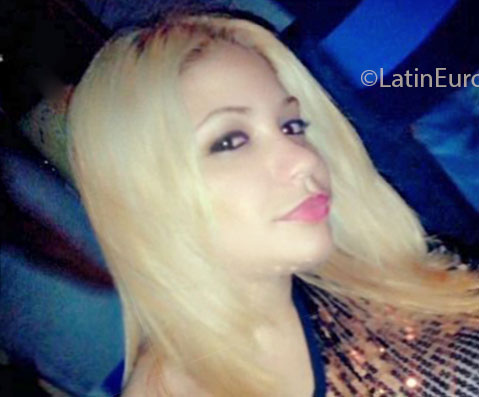 Date this attractive Dominican Republic girl Jasmin from Santiago Rd DO14357