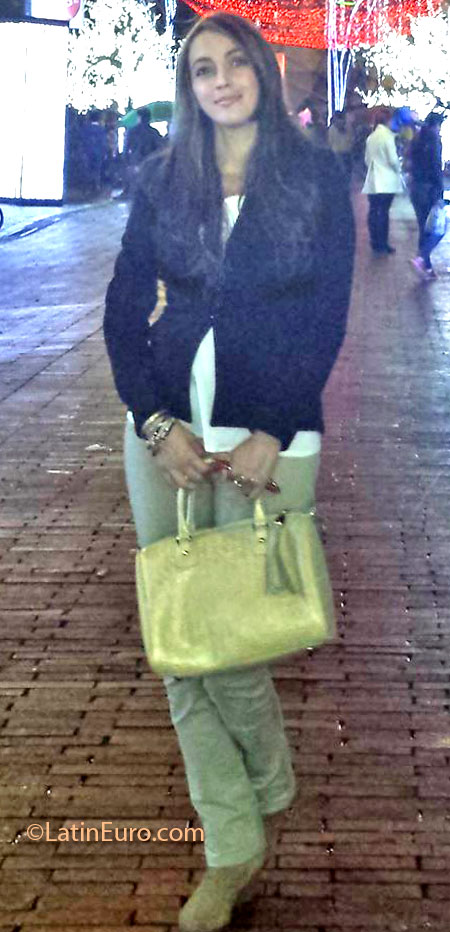 Date this tall Colombia girl Liliana from Bogota CO12175