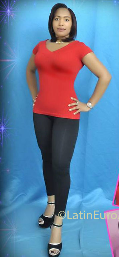 Date this pretty Dominican Republic girl FELICIA from Santo Domingo DO14433