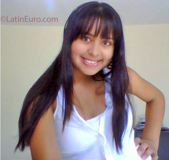Date this good-looking Colombia girl Rossaly from Bucaramanga CO12191