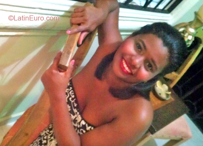 Date this sensual Dominican Republic girl Madelin from Puerto Plata DO14682