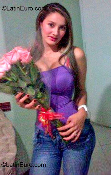 Date this hot Colombia girl Karen from Neiva CO12334