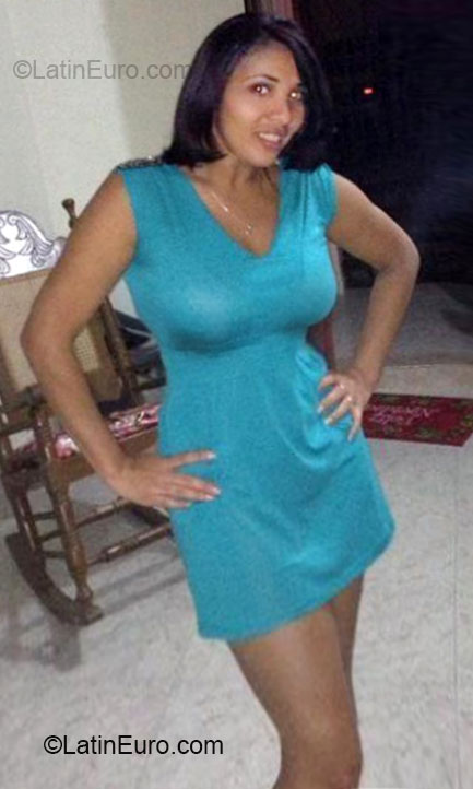 Date this young Dominican Republic girl Yuli from Santo Domingo DO15078