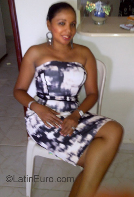 Date this delightful Dominican Republic girl Anny from Santo Domingo DO14831