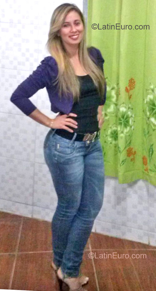 Date this happy Brazil girl Angel from Rio De Janeiro BR7577