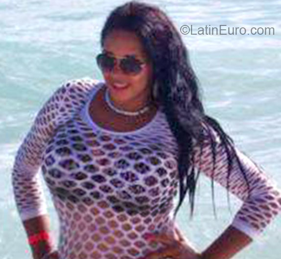 Date this passionate Dominican Republic girl Yenifer from Santiago DO14988