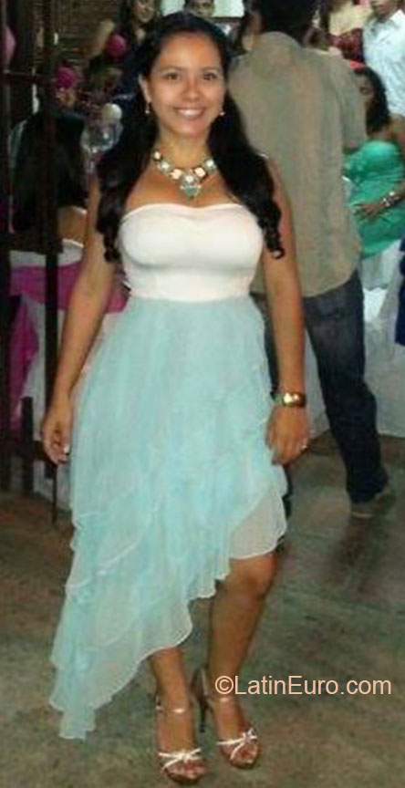 Date this pretty Colombia girl Leidy from Cali CO12559